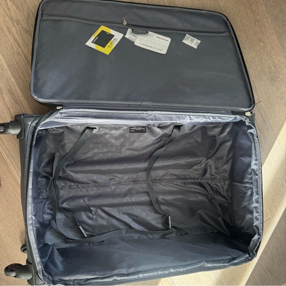 New! SWISSGEAR 29” 🇨🇭✈️🧳 LARGE Softside Checked Luggage Spinner - Picture 5 of 6